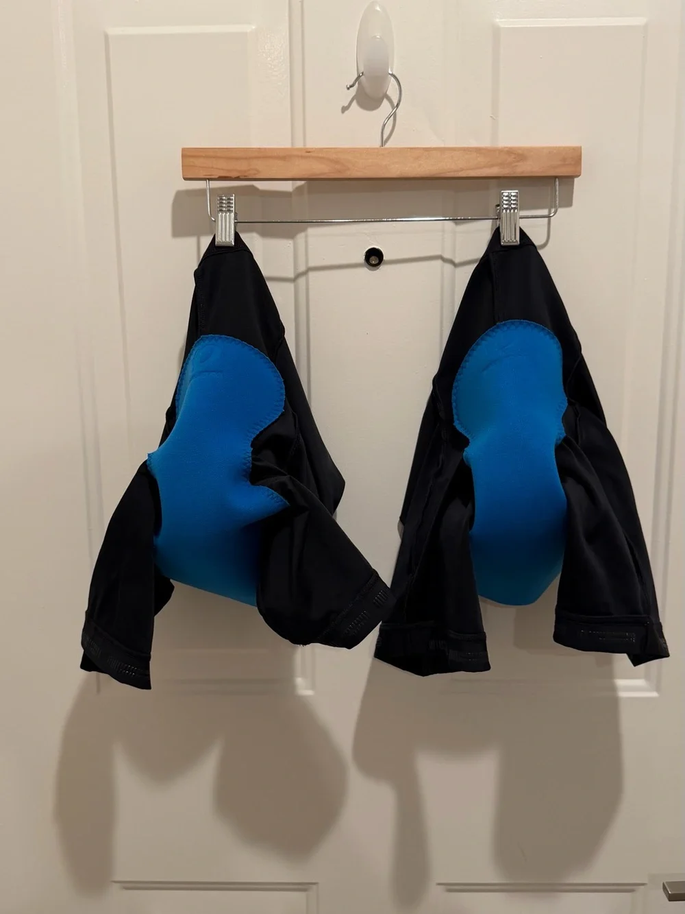 2 Pearl Izumi medium men’s bike shorts